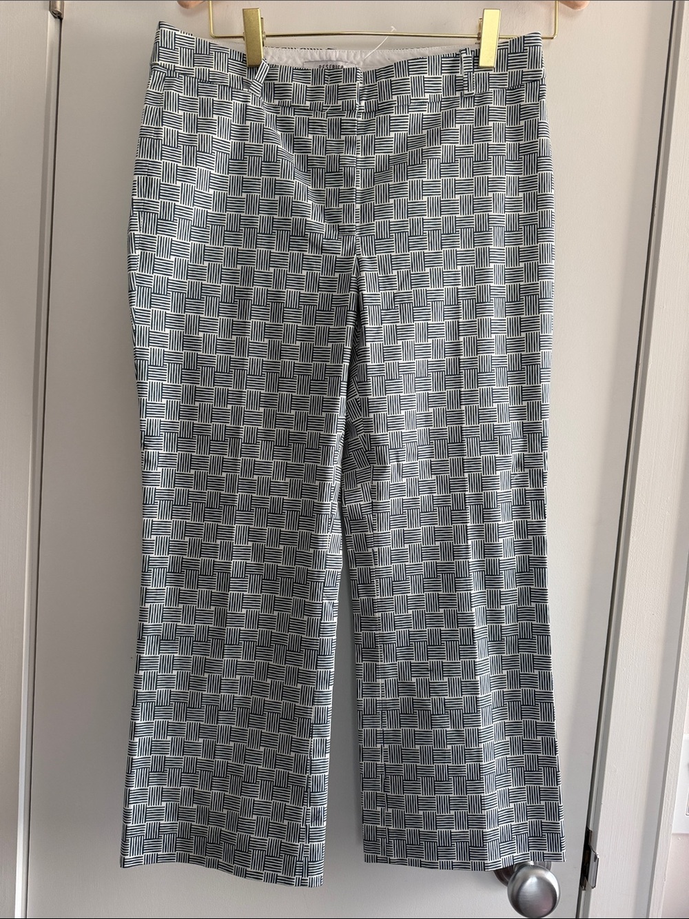 Peserico cotton blend Graphic-Print Cropped Trousers Size: 42 green white